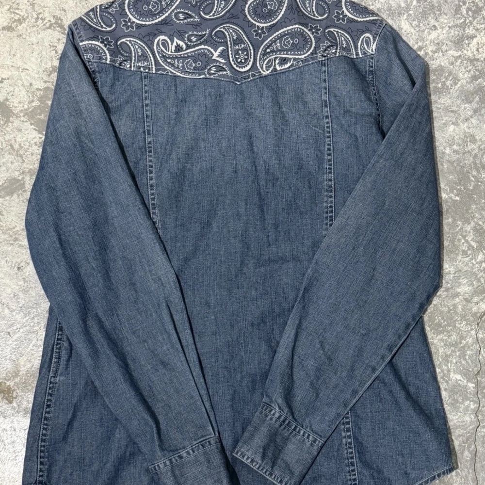 Harley Davidson Denim Long Sleeve Button Down Women’s Size M Pearl Snap Y2K - Picture 4 of 5